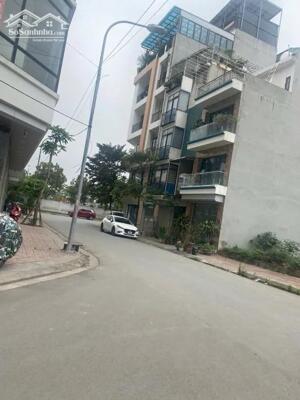 Bán đất Tái định cư Ngọc Thuỵ 63m 17.9 tỷ vỉa hè ô tô tránh đỗ ngày đêm