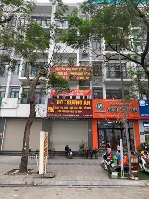 MẶT PHỐ TRẦN THỦ ĐỘ 43 tỷ 150m MẶT TIỀN 5m VỈA HÈ KINH DOANH,LONG BIÊN