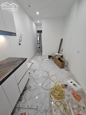 Cho thuê CHDV mới cứng ở Nguyễn Khánh Toàn 6 tầng – 22 phòng full đồ