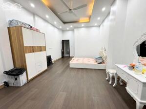 Bán nhà phố Tây Sơn, Đống Đa 8.5 tỷ 47m2 mặt tiền 4.3m xây 5 tầng nhà đẹp gần ô tô