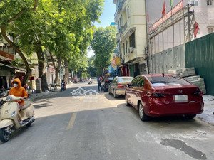 vip long biên , vài nhà ra phố , oto đỗ ngày đêm , phun nội thát , vài bước lên cầu vĩnh tuy