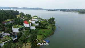 chính chủ bán lô biệt thự lx.. view hồ chính đại lải, hướng nam . diện tích gần 700m, sổ đỏ lâu dài