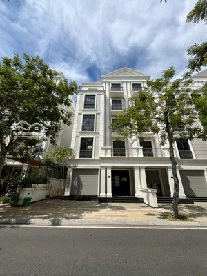 nhà phố vinhomes 5 lầu - diện tích đất 144m2 vinhomes quận 9 giá 23,5 tỷ all in, đã có sổ