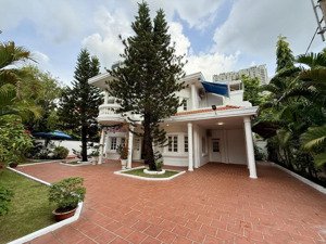 biệt thự hồ bơi siêu đẹp, mới , cho thuê 5000usd/ tháng, diện tích 593 m2