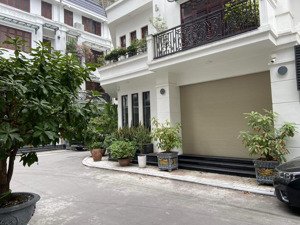 cho thuê nhà liền kề tại nguyễn tuân, thanh xuân, hà nội. dt 75m x5 tầng thang máy. 45tr/th
