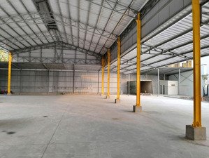 cho thuê kho xưởng quốc lộ 1a, bến lức. dt 1.575m2. xưởng đẹp, kiên cố