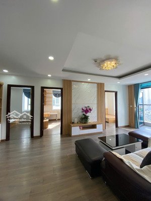 chính chủ gửi bán cc đẹp tại home city trung kính, 8,1 tỷ, 88m2, 3pn, 2wc, lh:0353015114