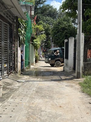 bán đất tặng nhà c4,5x18,tc full,giá 2.45 tỷ /trần bình trọng,p phú thọ,tdm