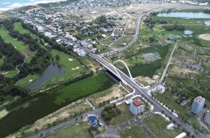 đất biển đà nẵng sau lưng sông, cách bãi tắm 300m đi bộ