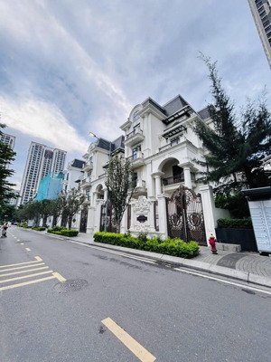 nhà biệt thự quan chức đơn lập cạnh vinhomes gardenia, 268.6m2 6t mt: 15m an ninh tốt giá: 96 tỷ