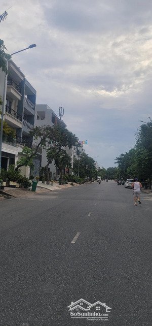 chính chủ bán nhà kdc phú mỹ đường 30m kề phú mỹ hưng quận 7-dt 90m2-tk 4 tầng-giá nhỉnh 13 tỷ