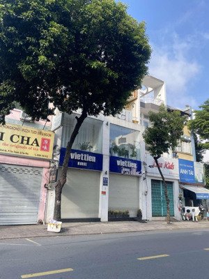 hàng hot q10 - mặt tiền sư vạn hạnh. 9,6x17m. giá bán hạ còn 30,9 tỷ