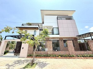 cho thuê biệt thự sân vườn hiện đại full nội thất có thang máy kđt ven sông tắc
