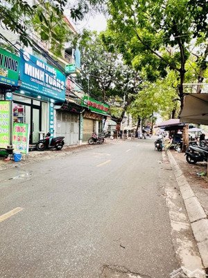 chính chủ cho thuê nhà mặt phố mai dịch- 100m2, mặt tiền 7m, 4 tầng_ giá thuê 30 triệu/ tháng