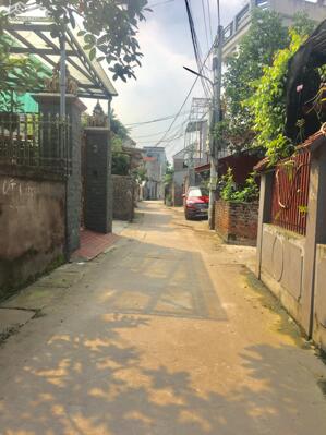 - Bán Đất xã Hồng Vân 47m2, Mt 4.50 m, Vị trí đẹp , Oto vào tận đất , Giá chỉ 2.695 tr