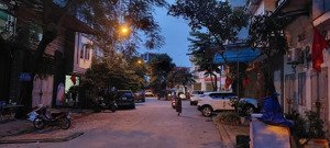 văn la văn phú quang trung phân lô bàn cờ 2 ô tô ngủ trong nhà dt 50m mt 5m