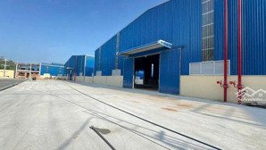 cho thuê xưởng tổng dt 17.000m2.pccc tự động ,đầy đủ giấy phép,sx đa nghề .tân uyên ,bình duong