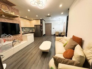 hiếm! cho thuê gấp căn hộ tầng 4 ngõ 12, 36 đào tấn, 75m2, 1pn, 1pn, full đồ, thang máy. 20m ra ôtô