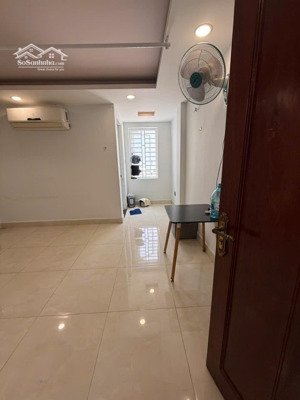 chính chủ cho thuê phòng cửa sổ đối diện etown cộng hoà