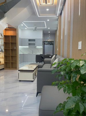 bán gấp nhà 1 trệt 2 lầu 4pn khu dân cư phú hồng đạt, giá chỉ 4,450 tỷ