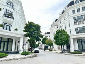 tôi muốn bán nhanh 260tr/m2 cả nhà và đất. giá tốt nhất dự án