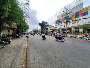 đường 8m nguyễn đình chi ngay chợ minh phụng quận 6, 4x20m, 3 tầng