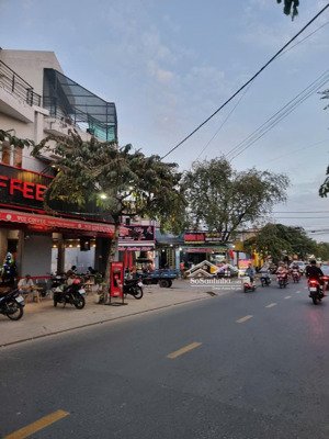 giảm 2 tỷ nhà mặt tiền song hành, hóc môn. gần ngã tư nguyễn ảnh thủ. 10m x 20m. giá bán : 18 tỷ