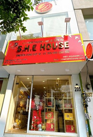 cho thuê nhà mặt tiền đẹp ngay trung tâm quận 3. giá cực ưu đãi tháng 7.