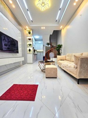 bán nhà xuân đỉnh,bắc từ liêm.30m2 5 tầng,nhà xây mới nội thất đầy đủ vào ở ngay.sđcc giá rẻ