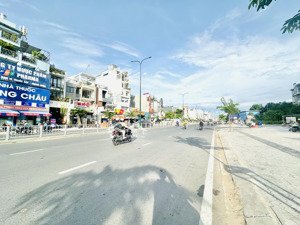 giá rẻ nhất khu vực - mặt tiền dương quảng hàm, p5 - 13x40m sân vườn