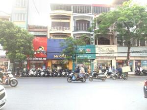 Cho thuê nhà căn góc MT: gần 5m DT: 54m2 phố Trần Nguyên Hãn