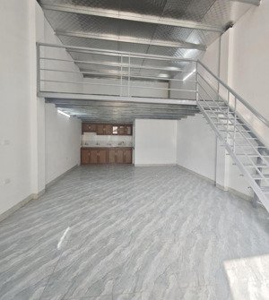 chính chủ bán căn nhà cấp 4, gác lửng, xây mới 51m2, ô tô đỗ cửa tại thôn 3 vạn phúc, giá 1,6 tỷ