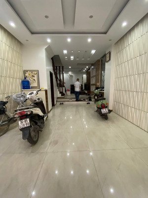 bán nhà phân lô thái hà, ô tô , kinh doanh: 52m x 6 tầng x 4,5m mặt tiền. giá nhỉnh 20 đồng.