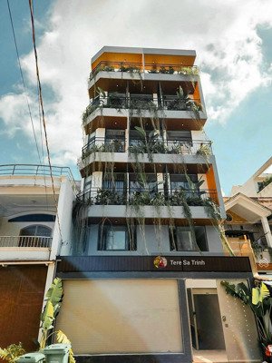 hot!! bán nhà mt cách mạng tháng 8 - quận 3(7x27m) 6 lầu dts: 600m2 hđt: 200 triệu/tháng 57 tỷ