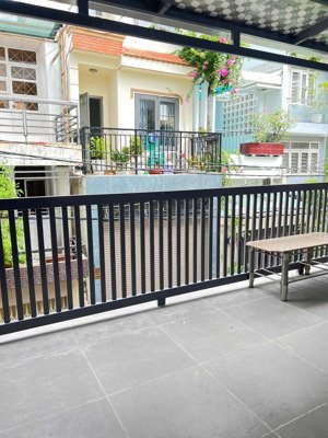 chính chủ cho thuê căn hộ mới 1pn tách bếp ban công, studio cửa sổ trời - nguyễn văn thương