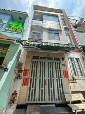 bán nhà chính chủ hẻm xe hơi 2 mặt tiền giá rẻ.nhà hẻm xe hơi ,hẻm rộng và thông ra các đường