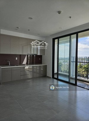 bán căn 3pn 99m2 giá cực tốt 4 tỷ tầng cao, view ngoài.