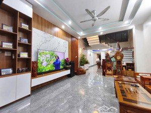 bán nhà 3 tầng full nội thất cao cấp đường 7m5 khu sinh thái hoà xuân