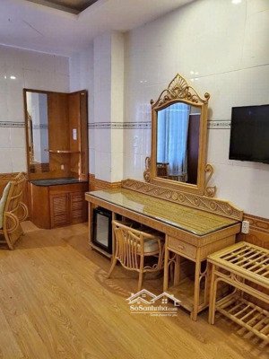 cắt lỗ sâu 500tr toà căn hộ 7 tầng 14 phòng giá 9 tỷ biển sơn thuỷ phố nguyễn khắc viện dt 85tr/th