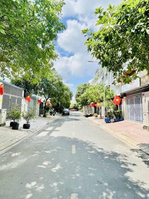 khu tên lửa - nhà thờ thánh phaolô - 4 tầng - 4m x 20m - 4pn - nội thất cao cấp - view công viên