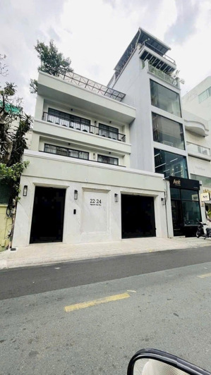 siêu phẩm phong thủy và kiến trúc-mặt tiền nguyễn văn thủ-quận 1+dt:8.5x18m-4 tầng-giá bán 79 tỷ