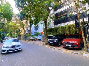 mặt phố trung tâm cầu giấy kinh doanh ổn dt 82m. 7tầng, mt 5m, giá tốt vị trí đẹp 42 tỷ