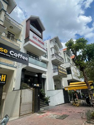 cho thuê nhà phố mặt tiền nhà 7.5x20m có tm, đ. hoàng trọng mậu himlam q7 giá: 90tr lh: 