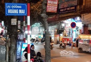 cần bán gấp nhà đẹp 7 tầng mới xây chắc chắn cầu thang máy hiện đại, giá rất hợp lý