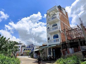 nhà 4 tầng sát mặt tiền hiệp thành ngang gần 6m - đường 8m thông - sát hiệp thành city - chỉ 5.2tỷ