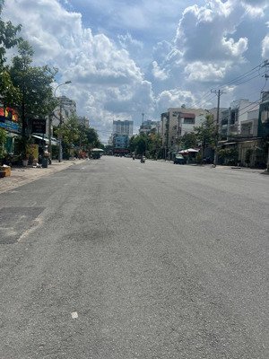 bán nhà 95m2 mặt tiền đường 32m - phù hợp xây chdv hoặc văn phòng cao cấp
