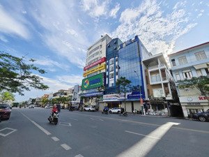 cần tìm khách thuê các mặt bằng trống tại phố hồ sen