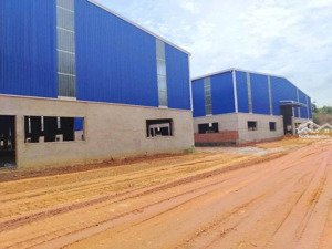 cho thuê nhà máy sản xuất kcn phú tài 9.000m2 độc lập, có khuôn viên rộng 3.000m2 để phơi nvl