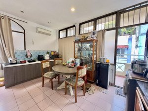phan đình phùng phú nhuận - 80m(4.8x17) nở hậu 6,7m - 3 tầng - 4pn 5wc - nhà đẹp - hoàn công đủ
