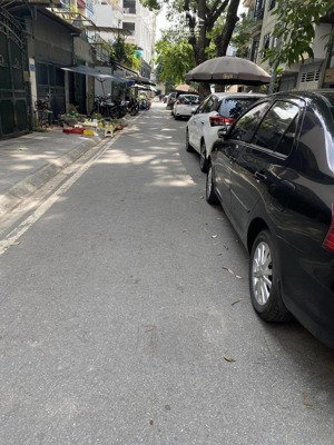 thông số đẹp, vị trí vip phố trạm đàm quang trung cổ linh gần 76m2 mt6m nhỉnh 12tỷ ô tô ra aeon gần